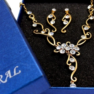 Fashion Crystal Earring Necklace Set Gifts For Her Girl Friend Friendship