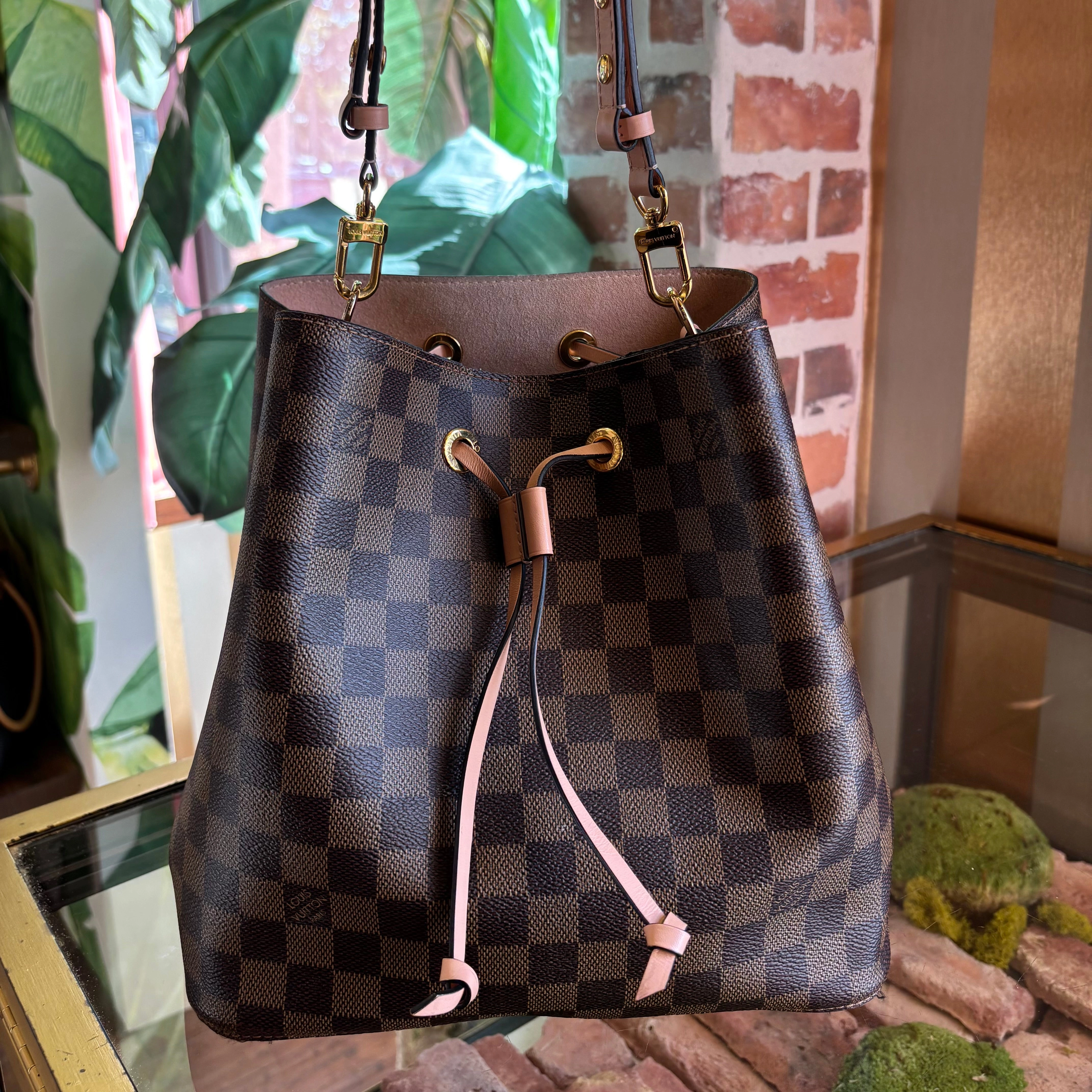 LOUIS VUITTON Damier Ebene NeoNoe Bucket Shoulder Bag