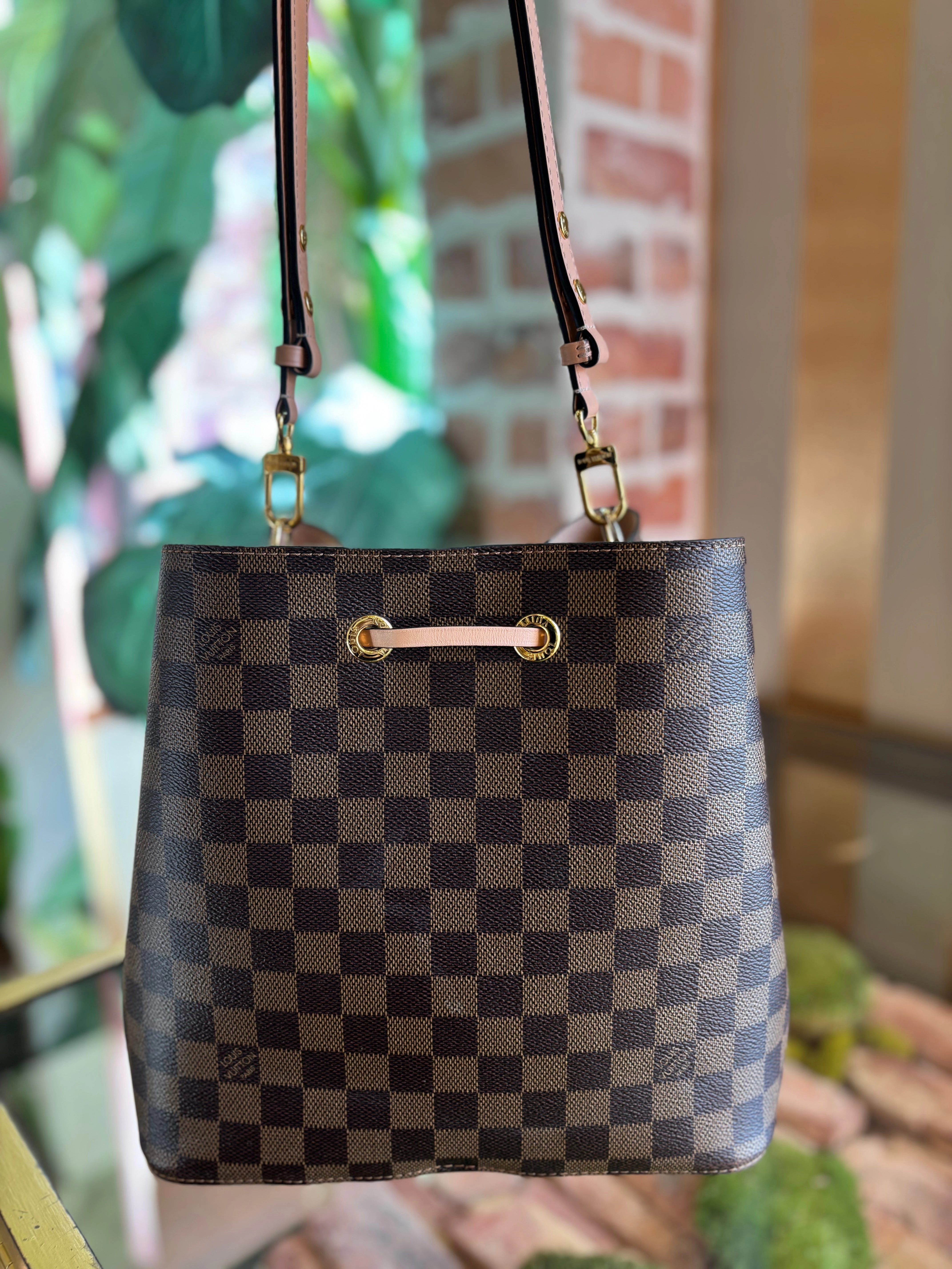 LOUIS VUITTON Damier Ebene NeoNoe Bucket Shoulder Bag