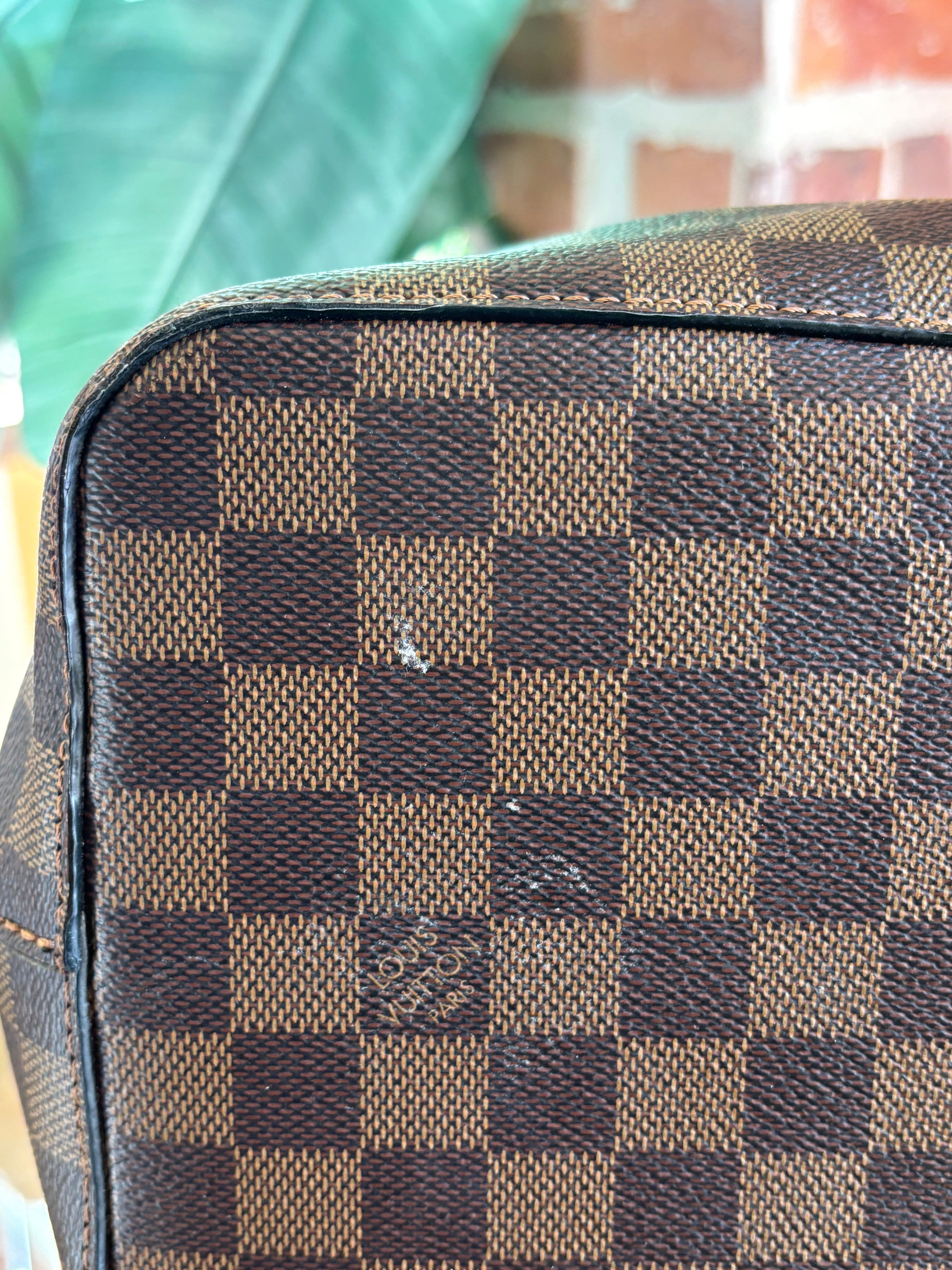 LOUIS VUITTON Damier Ebene NeoNoe Bucket Shoulder Bag