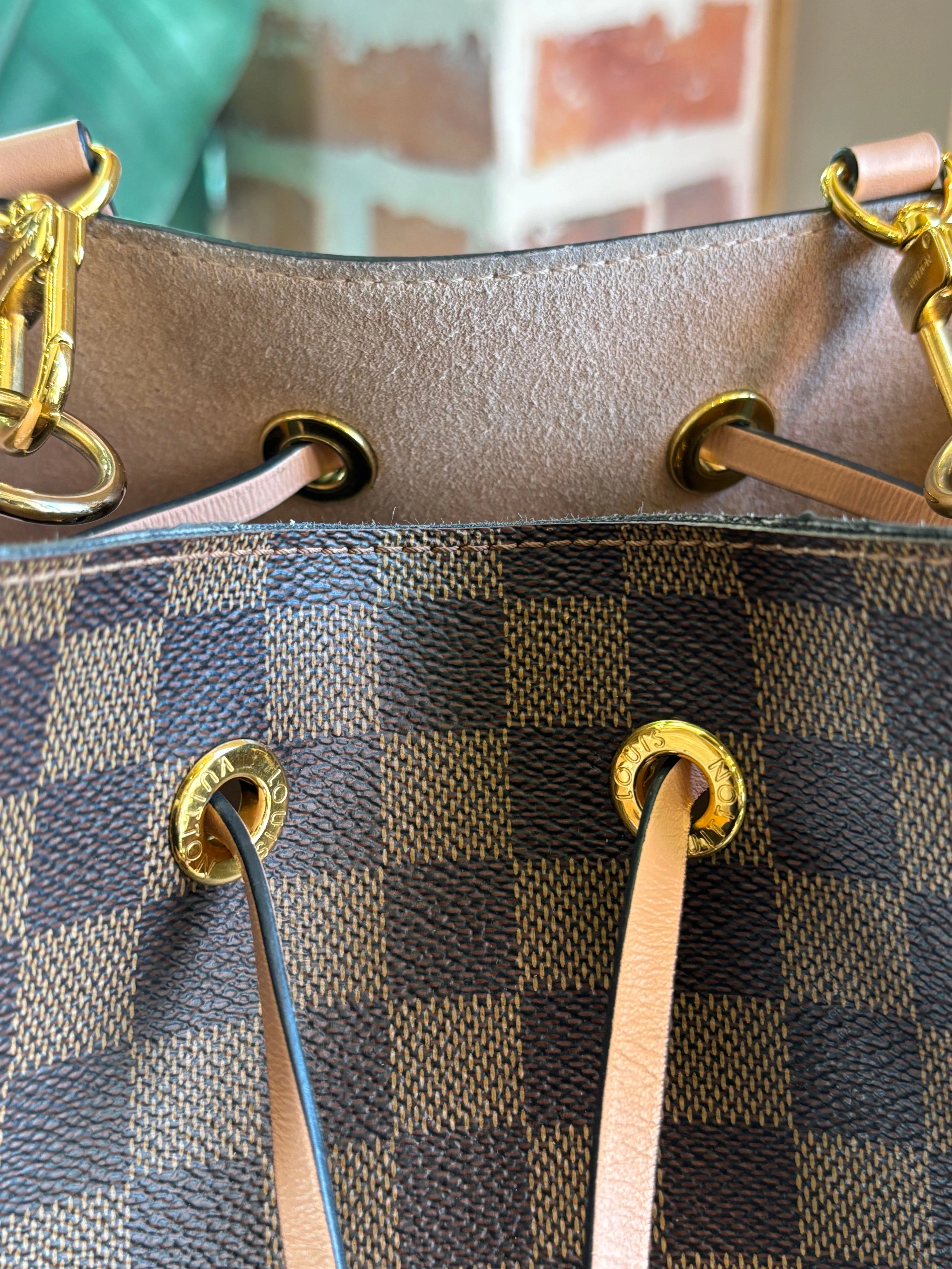 LOUIS VUITTON Damier Ebene NeoNoe Bucket Shoulder Bag