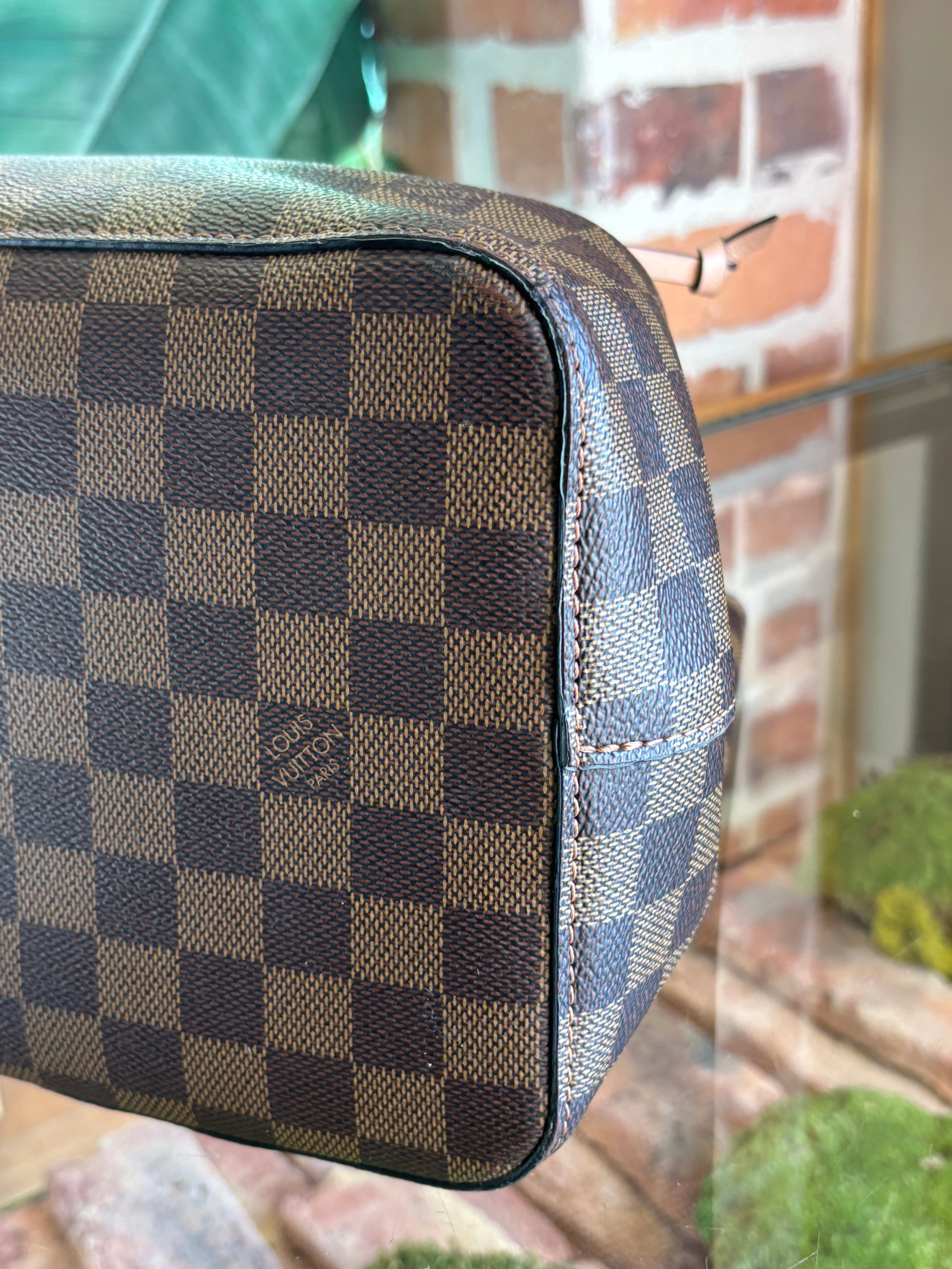 LOUIS VUITTON Damier Ebene NeoNoe Bucket Shoulder Bag