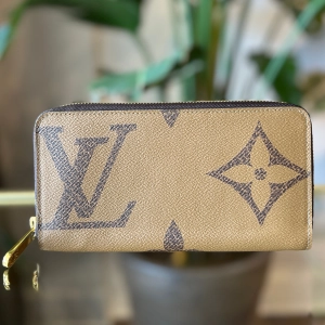 LOUIS VUITTON Monogram Reverse Zippy Wallet