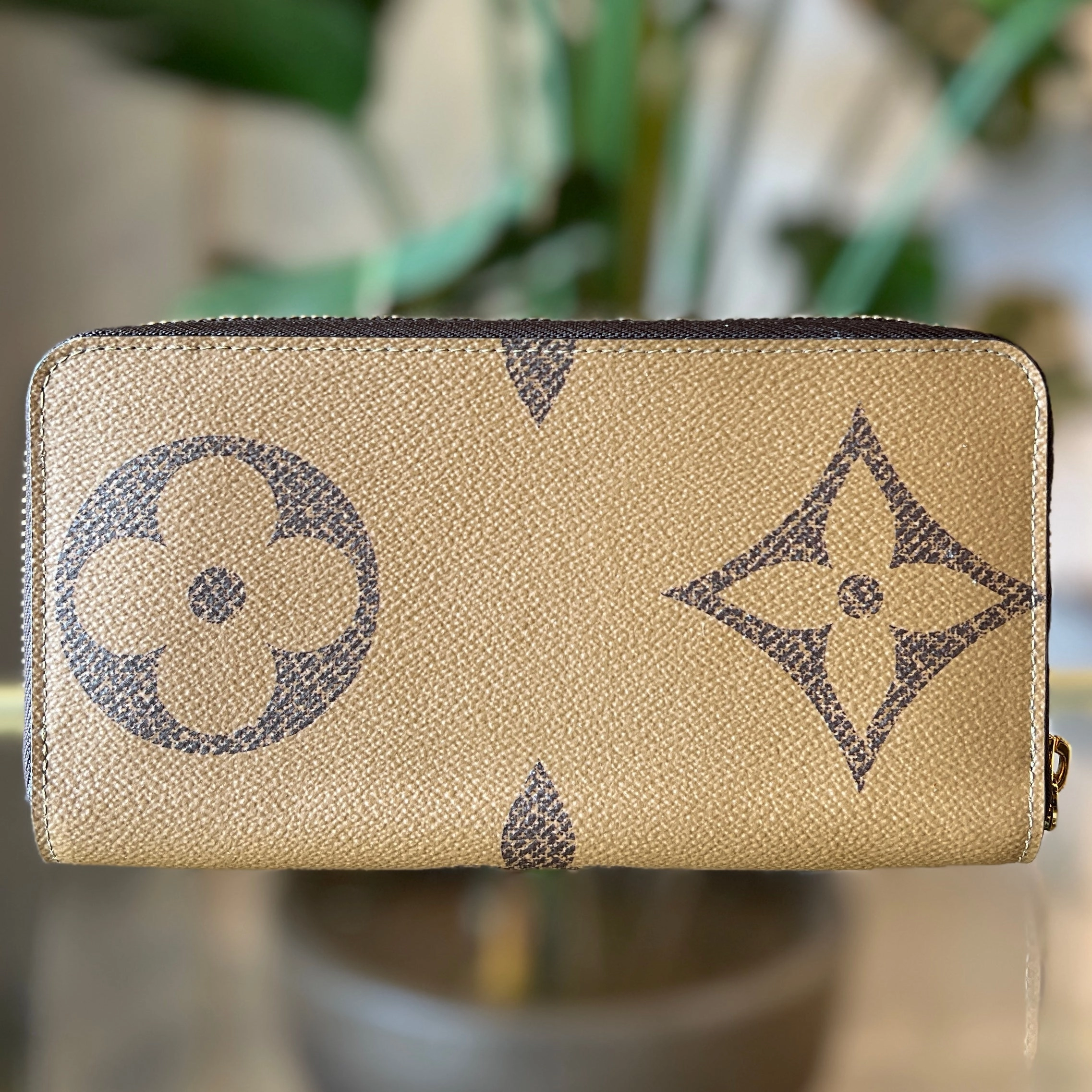 LOUIS VUITTON Monogram Reverse Zippy Wallet