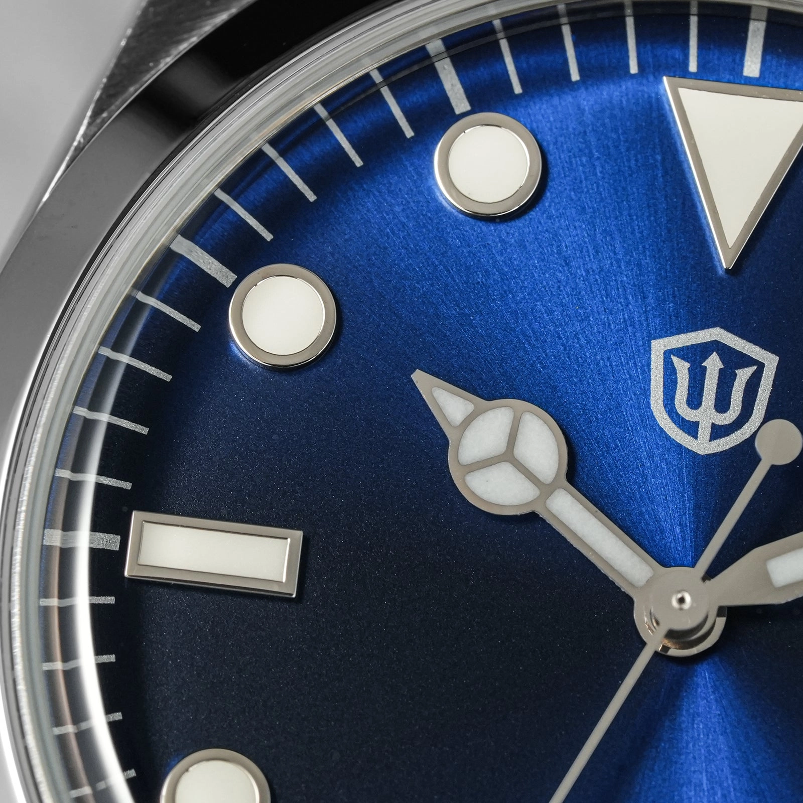 ★WeeklyDeal★Watchdives WD1016 37mm VH31 Explore Men Watch V2